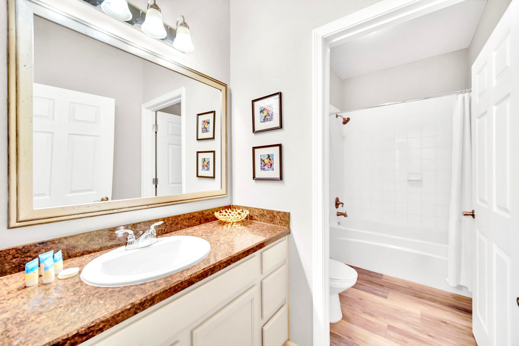 Full Bathroom 2