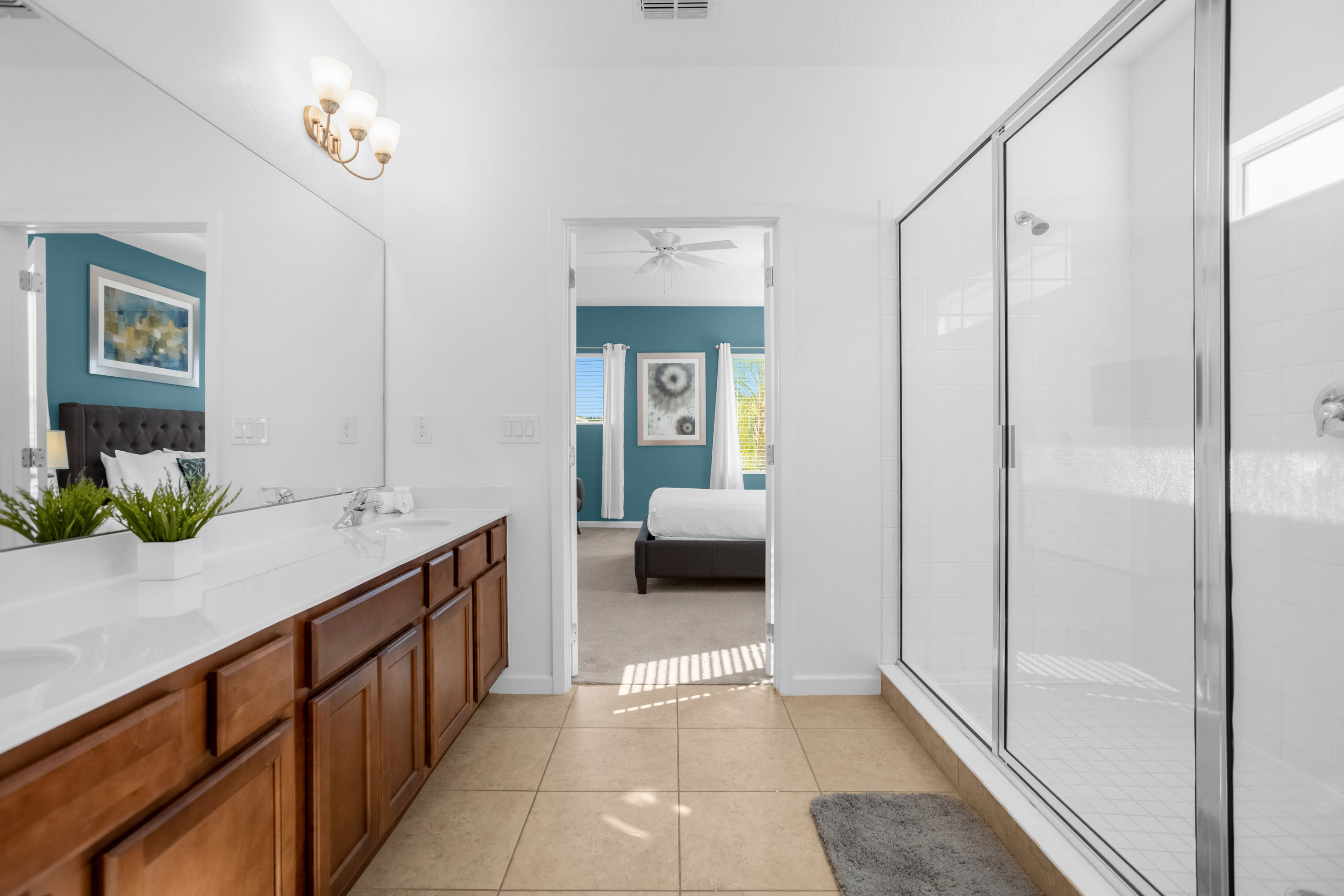 Full Bathroom 1
