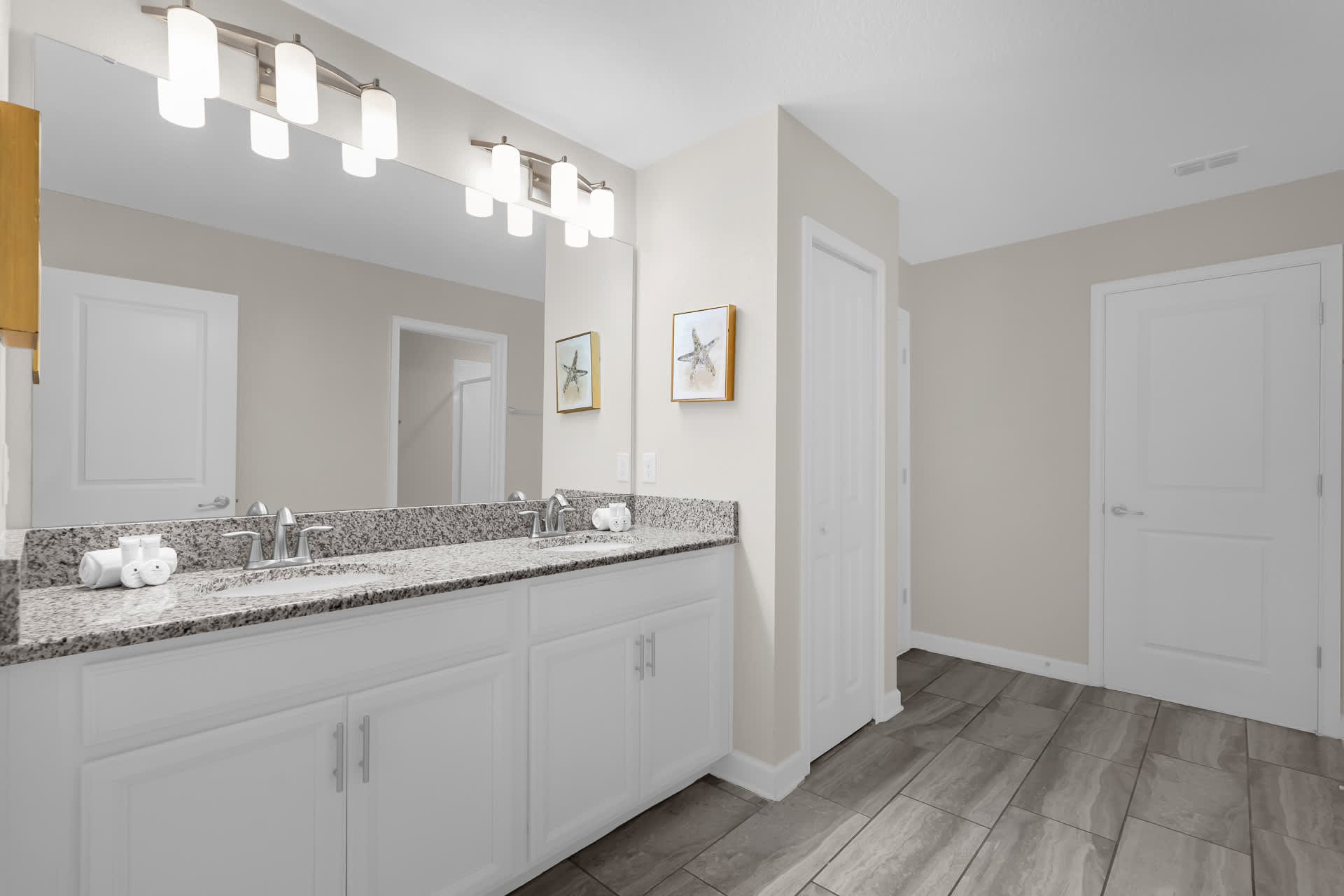 Full bathroom 3