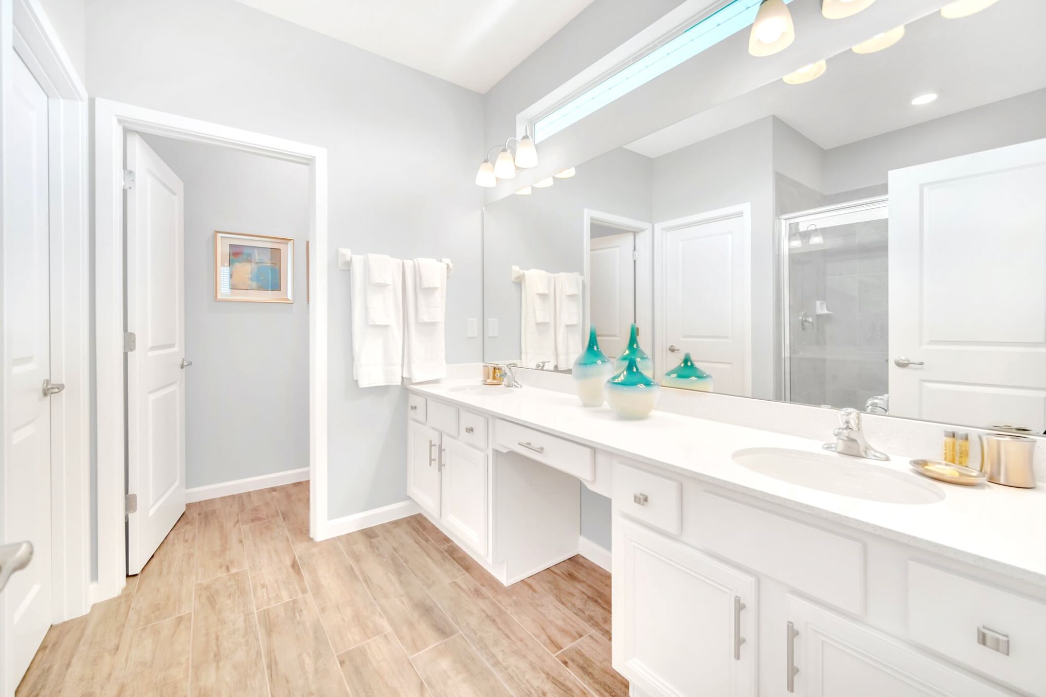 Full Bathroom 2