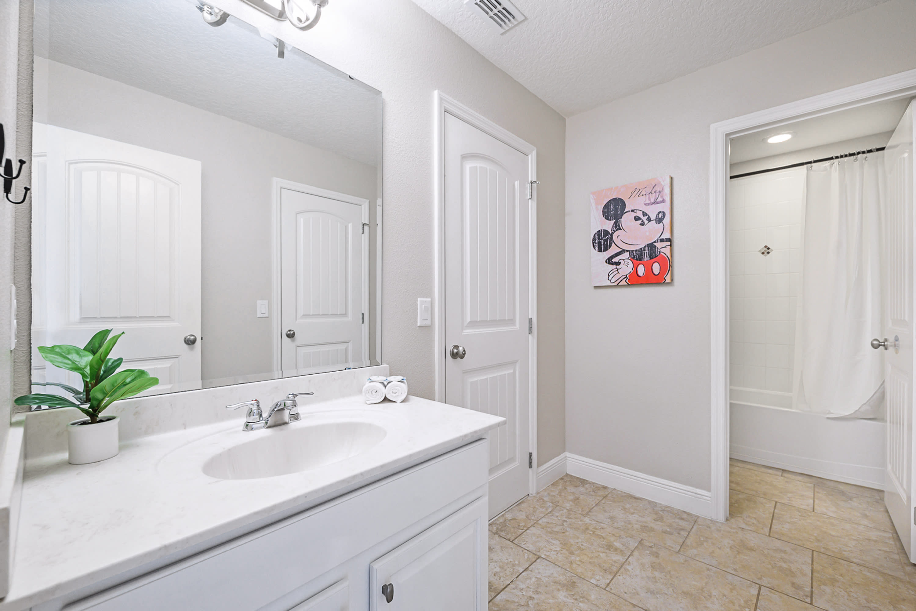 Full Bathroom 3