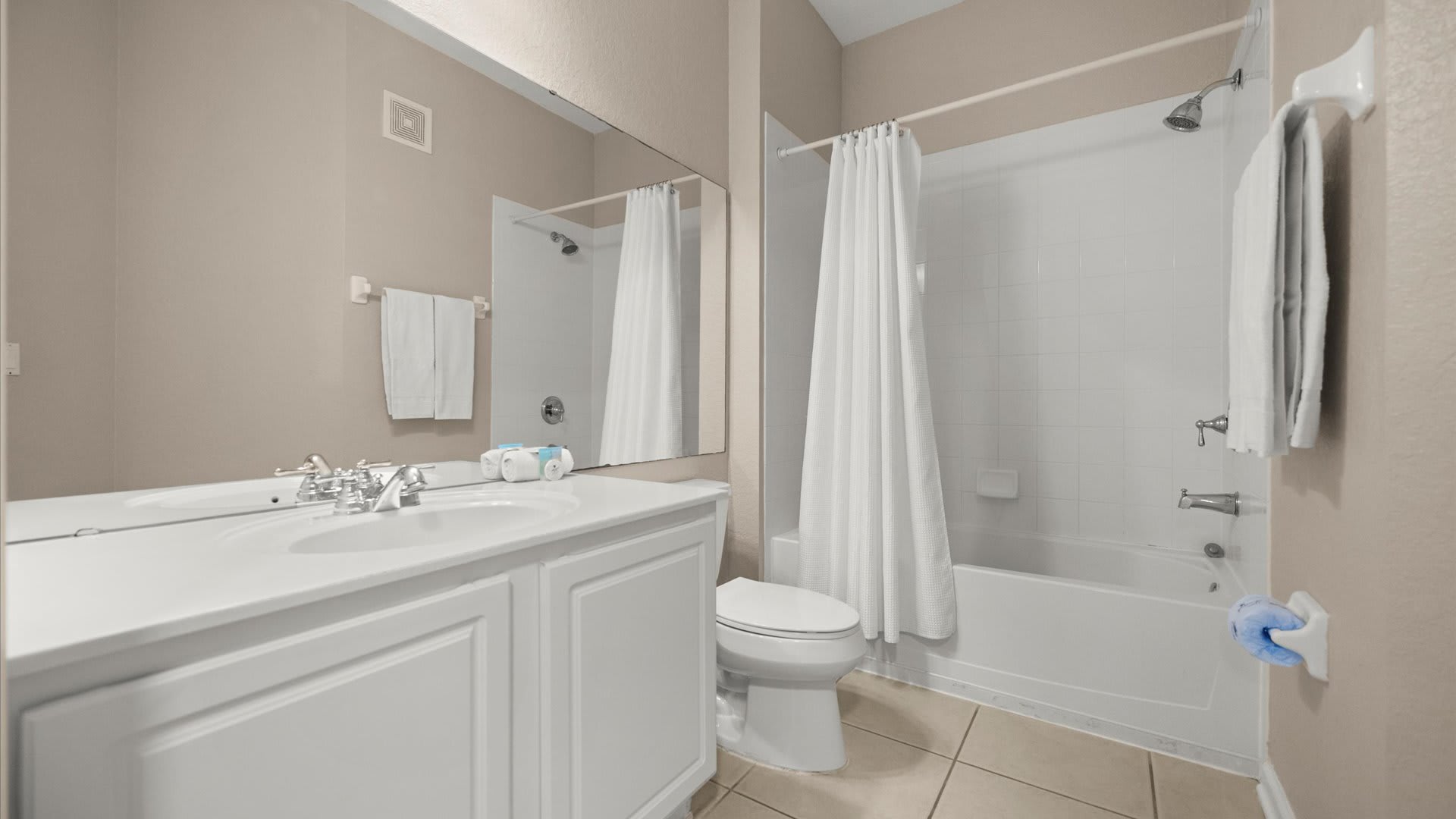 Full Bathroom 2