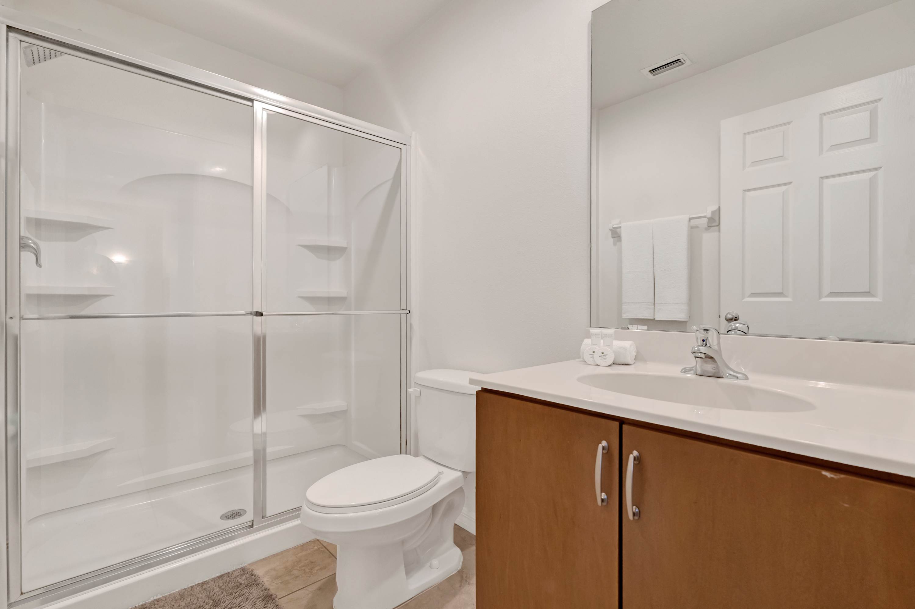 Full Bathroom 2