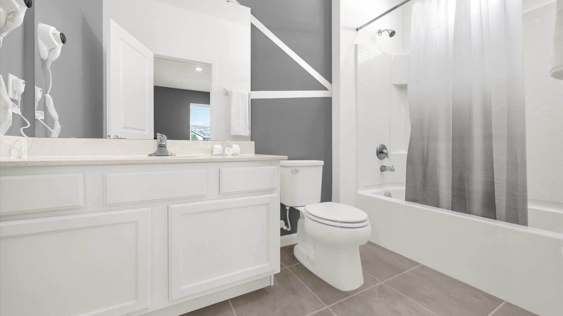 Full Bathroom 1