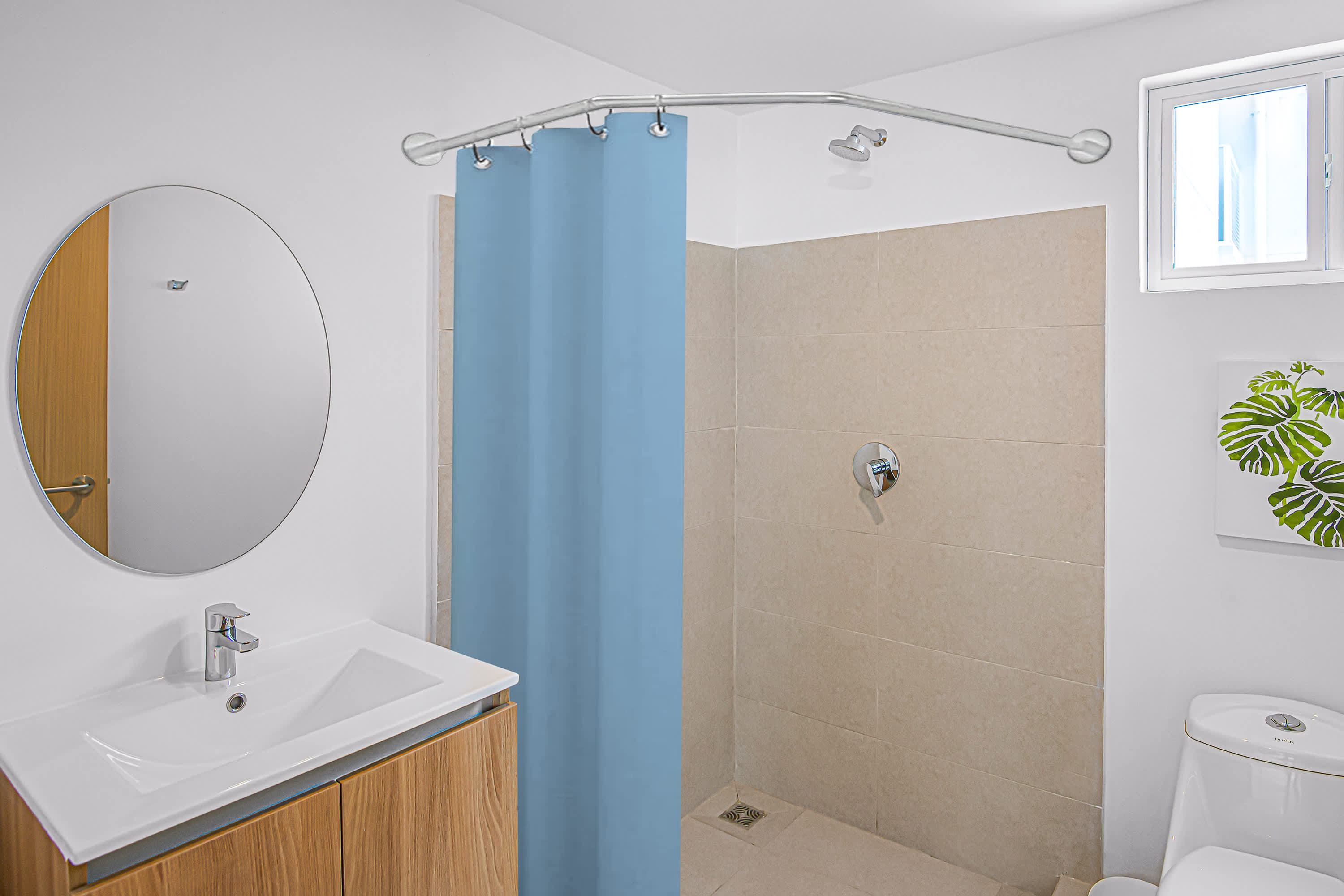 Full Bathroom 1
