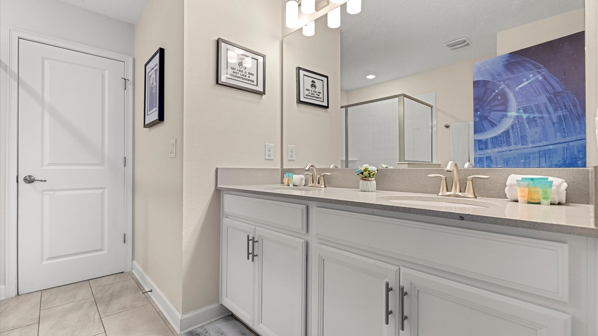 Full Bathroom 1