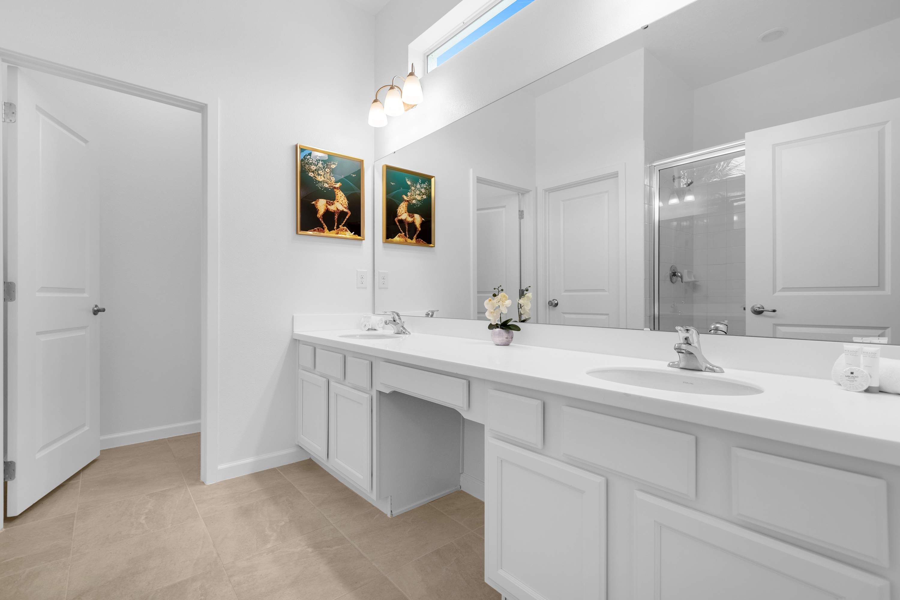Full Bathroom 3