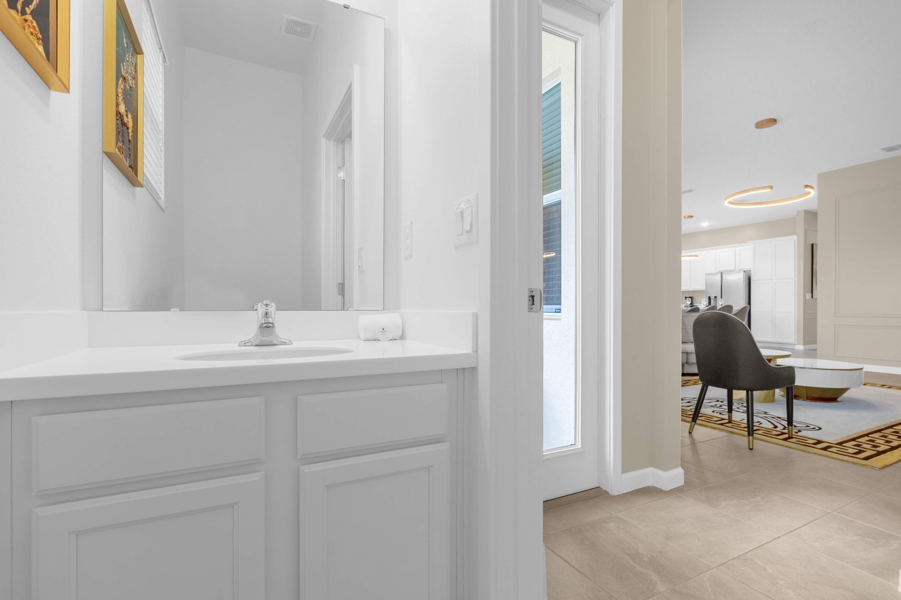 Full Bathroom 1