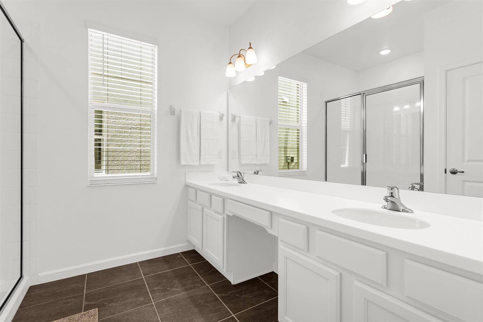 Full Bathroom 1