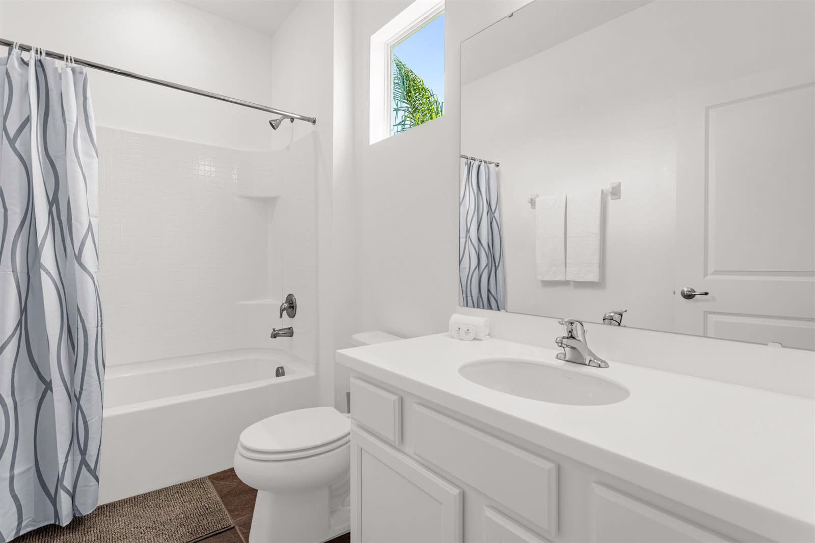 Full Bathroom 2
