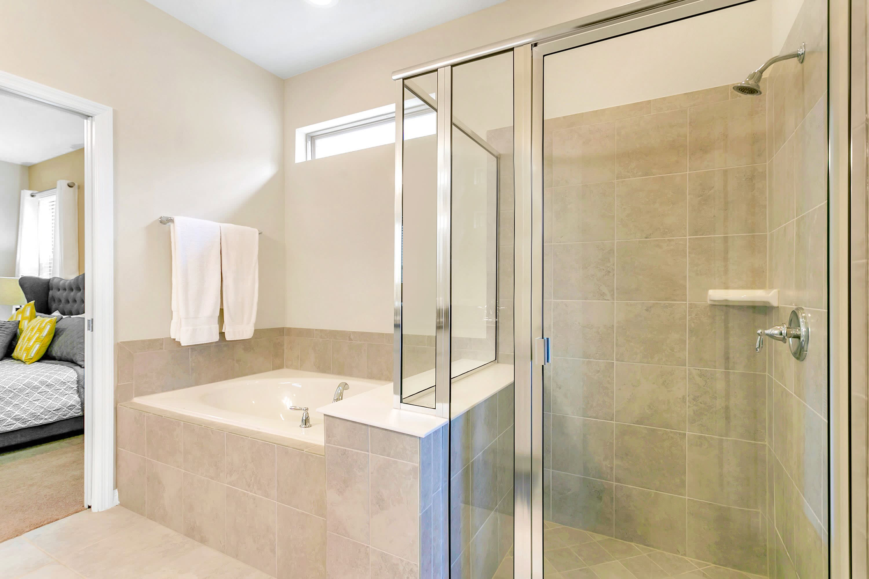 Full Bathroom 1