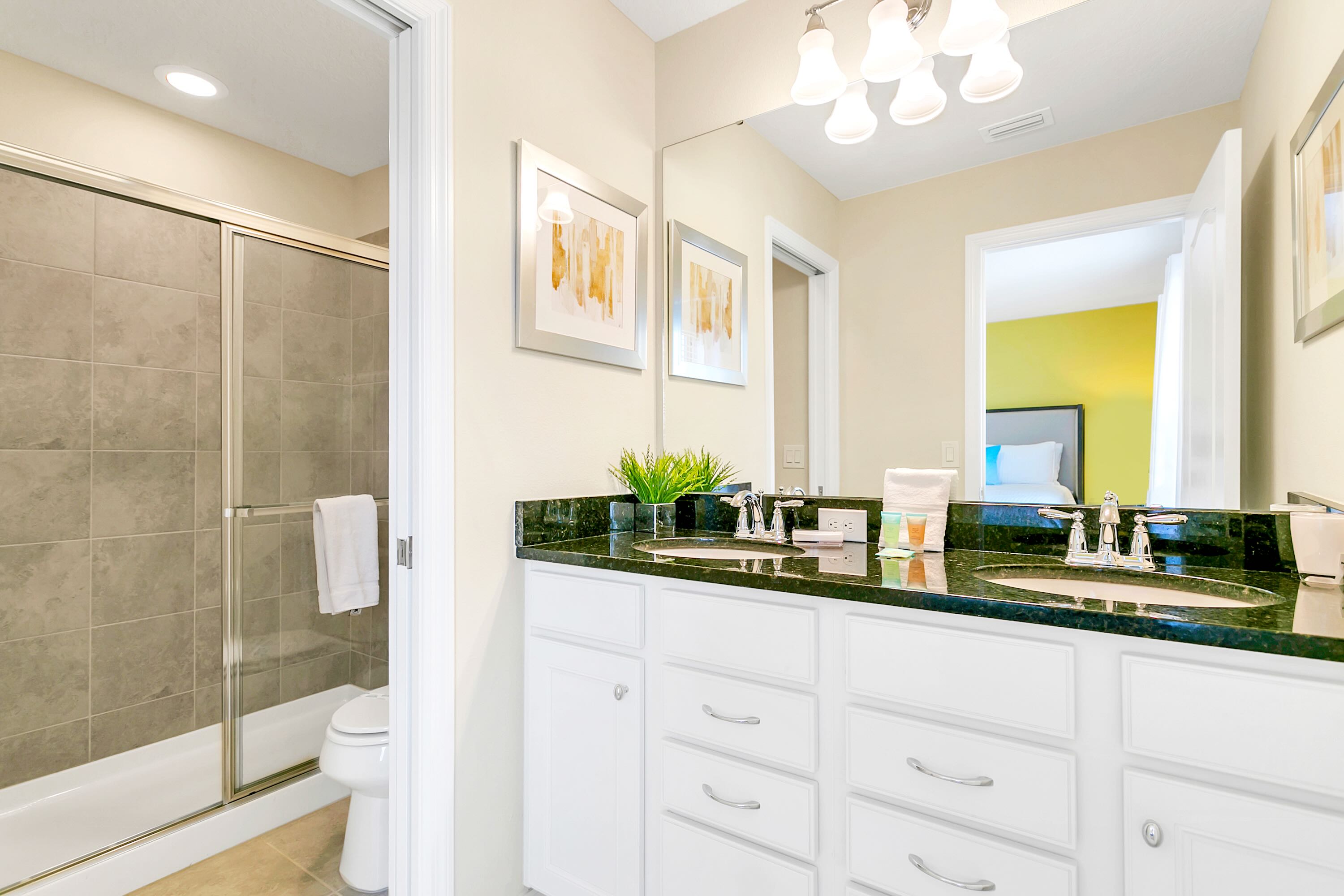 Full Bathroom 2